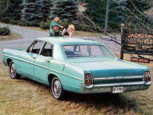 Ford Custom 500 4-Door Sedan '1967